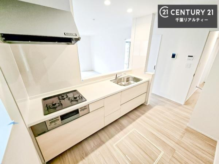 �L�b�`�� ��l�C�̑Ζʎ��V�X�e���L�b�`�����̗p���Ă��܂��I���Ƒ��̃R�~���j�P�[�V���������R�Ƒ�����݌v�ł��B
���q�l�ɂ��ڂ��͂��̂Ŋ������ł��ˁB���[�͂�����܂��I