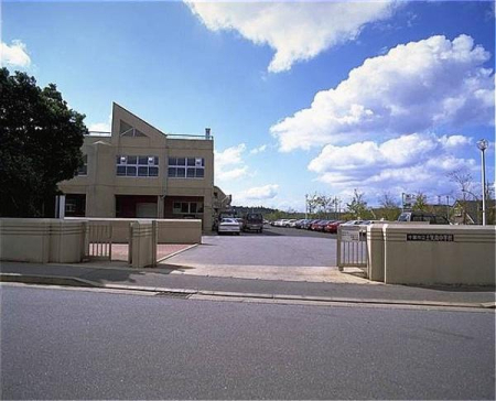 ���ӊ� �y���w�Z�z��t�s���y�C�쒆�w�Z�F1082m