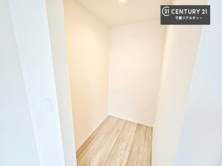 ���r���O�ȊO�̋��� ���[�X�y�[�X�����Ă��܂��I�������X�b�L�����ڂ��鎖���ł��܂��ˁB
�Ƌ��I�΂Ȃ��V���v���ȃf�U�C���ׁ̈A�Ƌ��I�΂����C�ɓ���̋�ԍ�肪�ł������ł��ˁB