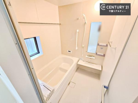 ���� �������������l�̕��͋C�̃o�X���[���́A�����o�Ă��ăo�X�^�C�����[���I
���d���撣���Ă��邲�J���ɂ��D�݂̍���̓����܂����āA�y����ł݂Ă͂������ł��傤���H