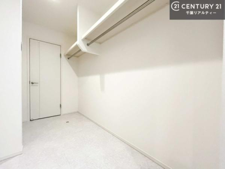 ���[ �E�H�[�N�C���N���[�[�b�g�t���ł��B��������̂��m���Ȃǂ����[���Ă��������ł��ˁI���ɂ���@�������ȂǋG�ߕ��̑傫�ȉƓd�����[�ł��܂��B