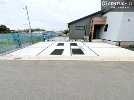 ���ԏ� �������Ƃ������ԃX�y�[�X�Ȃ̂ł��Ԃ̉^�]�����ȕ������S���ĎԌɓ��ꂪ�ł��܂��B���]�Ԃ�u���X�y�[�X���������肠��̂ň��S�ł��ˁI