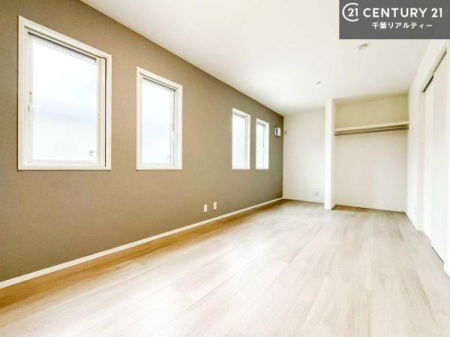 �Q�� �D���������������ޗm���́A���̖ڊo�߂��C�������ǂ������ł��ˁB���������Ԃ��������Ɖ߂������Ƃ��ł��܂��B�D�����F�����̃t���[�����O���ǂ�ȉƋ�ɂ��}�b�`���܂��I