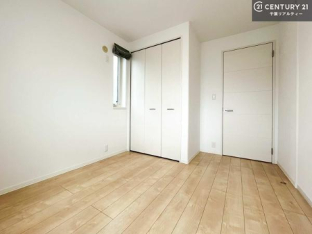 �m�� ���[�X�y�[�X�����Ă��܂��I�������X�b�L�����ڂ��鎖���ł��܂��ˁB
�Ƌ��I�΂Ȃ��V���v���ȃf�U�C���ׁ̈A�Ƌ��I�΂����C�ɓ���̋�ԍ�肪�ł������ł��ˁB