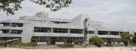 ���ӊ� �y���w�Z�z���P�Y�s�����a���w�Z�F1132m