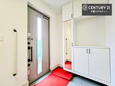 ���� �V���[�Y�{�b�N�X�t���B���ւ��Еt�����|�������₷���ł��I
�X�b�L���������ւŌ˂��J�����u�ԁA�������̂���S�n������Ԃ��o�}���Ă���܂��B