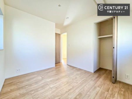 �q������ ���[�X�y�[�X����������m�ۂ���Ă��邽�߁A���������w�p�i���T�b�ƕЕt���A���ł��X�b�L���B
�Y��ȋ�Ԃ��ۂĂ܂��I