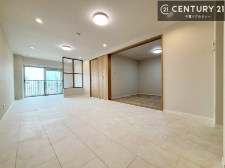 ���r���O �傫�ȑ����炽���Ղ�̗z���������閾�邢���r���O�B�J�����̂��郊�r���O�ŉƑ��c���̂��났�̎��Ԃ��߂����܂��I�����̂����w�\�ł��I���񌻒n�ŗz������Ȃǂ��̊����������܂��I