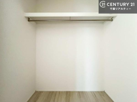 ���[ �E�H�[�N�C���N���[�[�b�g�t���ł��B��������̂��m���Ȃǂ����[���Ă��������ł��ˁI���ɂ���@�������ȂǋG�ߕ��̑傫�ȉƓd�����[�ł��܂��B