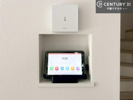 ���̑� TV���j�^�[�t�C���^�[�t�H���������B���K�҂̊���m�F���Ă���Ή��ł��邽�߁A�h�Ɩʂɂ��z�����ꂽ���S�̐ݔ��ł��B