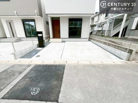 ���ԏ� ���ԃX�y�[�X��2�䕪����܂��I�Z�J���h�J�[�͂������A�o�C�N�⎩�]�ԂȂǂ��u���ꏊ�ɍ���܂���B