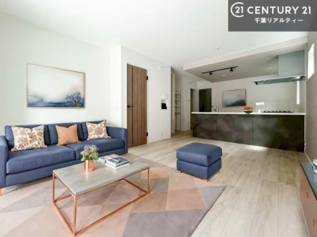 ���r���O �Ƌ��CG�p�[�X�ł��B�J�����̂���L�XLDK�I�\�t�@�[��_�C�j���O�e�[�u����u���Ă������ɂȂ�Ȃ��̂ŉ��K�ɉ߂����܂��I�R�~���j�P�[�V���������₷�����r���O�ł��I