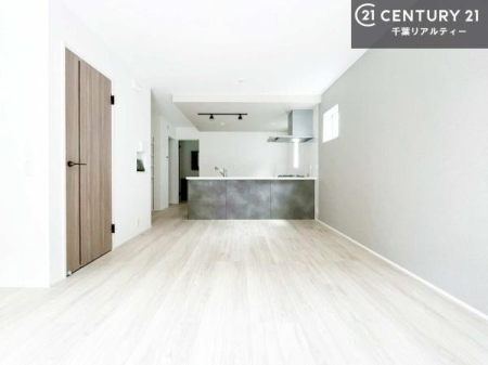 ���r���O �S�n�ǂ����r���O�͉Ƒ������R�ƏW�܂�܂��B�Ƒ��c�R�̎��Ԃ����������ł��B���Ƒ��ƁA����w�[���������Ԃ��߂��������ł��ˁB