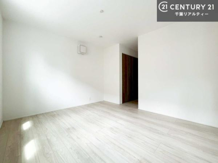 �Q�� �D���������������ޗm���́A���̖ڊo�߂��C�������ǂ������ł��ˁB���������Ԃ��������Ɖ߂������Ƃ��ł��܂��B�D�����F�����̃t���[�����O���ǂ�ȉƋ�ɂ��}�b�`���܂��I