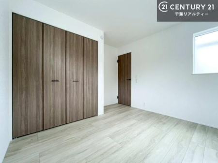 �m�� ���[�X�y�[�X�����Ă��܂��I�������X�b�L�����ڂ��鎖���ł��܂��ˁB
�Ƌ��I�΂Ȃ��V���v���ȃf�U�C���ׁ̈A�Ƌ��I�΂����C�ɓ���̋�ԍ�肪�ł������ł��ˁB