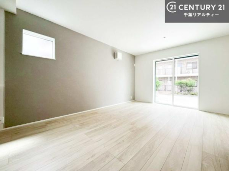 ���r���O �傫�ȑ����炽���Ղ�̗z���������閾�邢���r���O�B�J�����̂��郊�r���O�ŉƑ��c���̂��났�̎��Ԃ��߂����܂��I