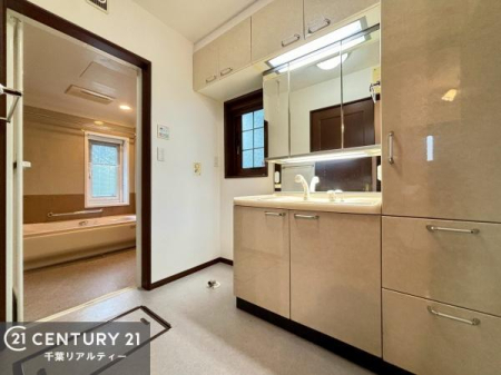 ���ʑ�E���ʏ� �g�Ȃ�𐮂�����ʏ��́A���������厖�ł��I������̐������̂��镵�͋C�����o�I�C�����悭���g�����������܂��B
