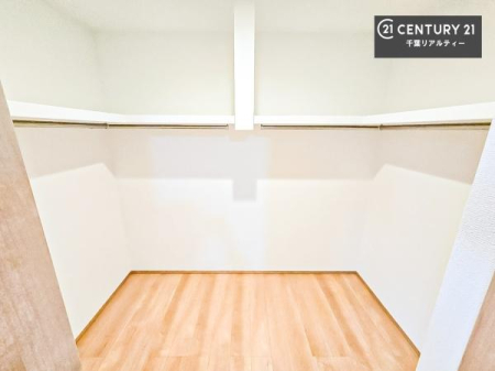 ���[ �E�H�[�N�C���N���[�[�b�g�t���ł��B��������̂��m���Ȃǂ����[���Ă��������ł��ˁI���ɂ���@�������ȂǋG�ߕ��̑傫�ȉƓd�����[�ł��܂��B