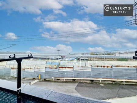 �Z�˂���̒��]�ʐ^ ������������Z��X�ł��I���͂ɂ͍����������Ȃ��A�󂪍L���J����������A�z�������傫���Ղ��邱�Ƃ�����܂���I�C�����̗ǂ������ʂ蔲����X���݂ł��I