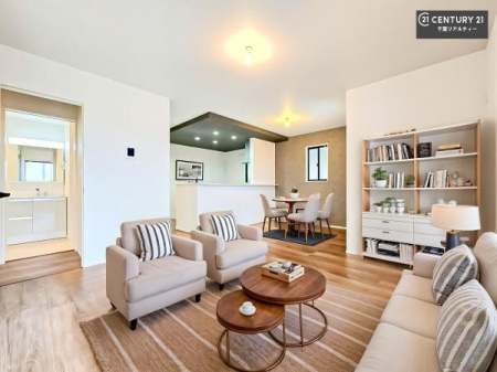 ���r���O �Ƌ��CG�p�[�X�ł��B�S�n�ǂ����r���O�͉Ƒ������R�ƏW�܂�܂��B�Ƒ��c�R�̎��Ԃ����������ł��B���Ƒ��ƁA����w�[���������Ԃ��߂��������ł��ˁB