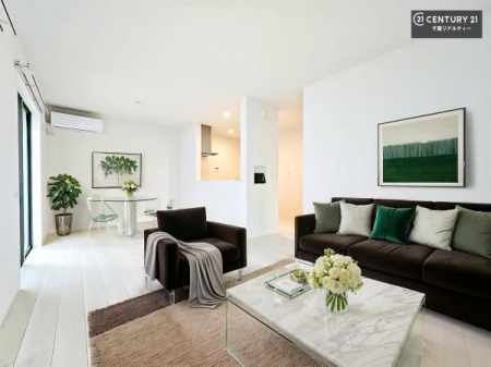 ���r���O �Ƌ��CG�p�[�X�ł��B�J�����̂���L�XLDK�I�\�t�@�[��_�C�j���O�e�[�u����u���Ă������ɂȂ�Ȃ��̂ŉ��K�ɉ߂����܂��I�R�~���j�P�[�V���������₷�����r���O�ł��I