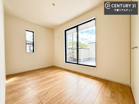 �Q�� �o���R�j�[�ɖʂ��Ă���m���ł��B���邭�����肪����A���C����������ł��܂��I���N���āA�O�ɏo�Ĕw�L�т����[�ċz�����ǂ������}������邱�Ƃ��ł��܂��B