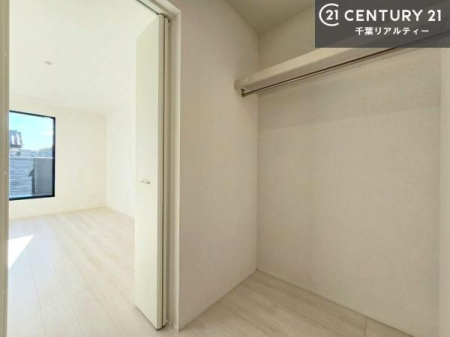 ���[ �E�H�[�N�C���N���[�[�b�g�t���ł��B��������̂��m���Ȃǂ����[���Ă��������ł��ˁI���ɂ���@�������ȂǋG�ߕ��̑傫�ȉƓd�����[�ł��܂��B