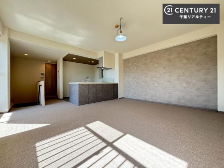 ���r���O �D�����z���܂肪���r���O����ł���ċ��S�n�̗ǂ���Ԃ����o���Ă���܂��I
���났�̎��Ԃ��߂����܂��I