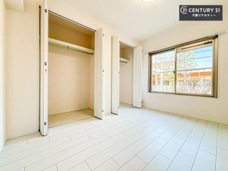 �m�� ���[�X�y�[�X�����Ă��܂��I�������X�b�L�����ڂ��鎖���ł��܂��ˁB
�Ƌ��I�΂Ȃ��V���v���ȃf�U�C���ׁ̈A�Ƌ��I�΂����C�ɓ���̋�ԍ�肪�ł������ł��ˁB