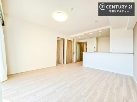 ���r���O �S�n�ǂ����r���O�͉Ƒ������R�ƏW�܂�܂��B�Ƒ��c�R�̎��Ԃ����������ł��B���Ƒ��ƁA����w�[���������Ԃ��߂��������ł��ˁB���邭�J���I�ȋ�Ԃł��B