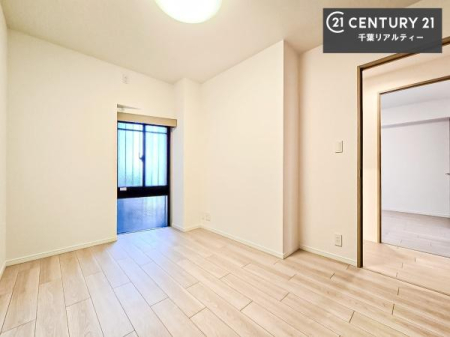 �m�� �V���v���Ƀf�U�C������Ă��邽�߁A�Ƌ��I�т܂���I
���C�ɓ���̉Ƌ��u���Ă��낰���Ԃ���邱�Ƃ��ł��܂��B