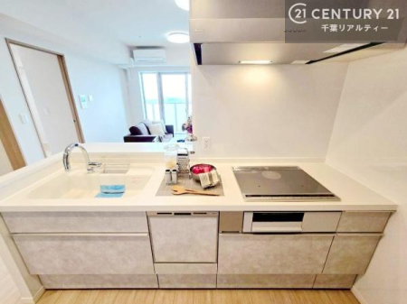 �L�b�`�� ���[�X�y�[�X���[�����Ă���A�L�b�`���܂�����������ƕۂ��Ȃ���A�L�X�Ƃ��������X�y�[�X���m�ہB���K�ȍ�Ɗ��ŁA�����̂����������X���[�Y�ɂ͂��ǂ�܂��B