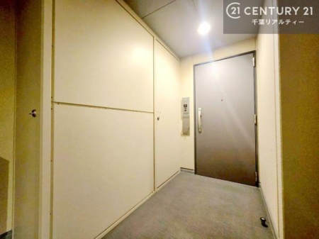 ���� ���L���݌v�̂悤�ȗ����������鋤�p�X�y�[�X�ɖʂ����O���ցB�z�e�����C�N�ȋ�Ԃ��A����ɏ㎿�ȂЂƂƂ��������炵�܂��B