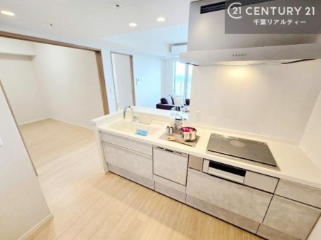 �L�b�`�� ��l�C�̑Ζʎ��V�X�e���L�b�`�����̗p���Ă��܂��I���Ƒ��̃R�~���j�P�[�V���������R�Ƒ�����݌v�ł��B
���q�l�ɂ��ڂ��͂��̂Ŋ������ł��ˁB���[�͂�����܂��I