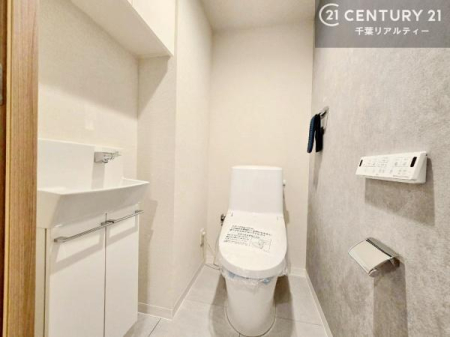 �g�C�� �g�C�����Ɏ�􂢂�݂��Ă���A�������X���[�Y�B���X�̎g���₷���ɔz�����ꂽ�݌v�ł��B