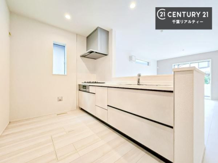 �L�b�`�� ��Ƃ肠�钲���X�y�[�X�ō�Ƃ����₷�����K�ȃL�b�`���ł��I
���q�l�ƈꏏ�ɂ��َq������y���߂�L�X�X�y�[�X�ł��B�y�����������ԂɂȂ肻���ł��ˁI