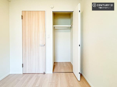 �q������ ���[�X�y�[�X�����Ă��܂��I�������X�b�L�����ڂ��鎖���ł��܂��ˁB
�Ƌ��I�΂Ȃ��V���v���ȃf�U�C���ׁ̈A�Ƌ��I�΂����C�ɓ���̋�ԍ�肪�ł������ł��ˁB