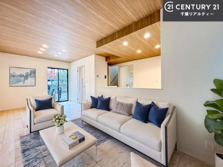 ���r���O �Ƌ��CG�p�[�X�ł��B�J�����̂���L�XLDK�I�\�t�@�[��_�C�j���O�e�[�u����u���Ă������ɂȂ�Ȃ��̂ŉ��K�ɉ߂����܂��I�R�~���j�P�[�V���������₷�����r���O�ł��I