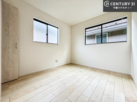 ���r���O�ȊO�̋��� �V���v���Ƀf�U�C������Ă��邽�߁A�Ƌ��I�т܂���I
���C�ɓ���̉Ƌ��u���Ă��낰���Ԃ���邱�Ƃ��ł��܂��B