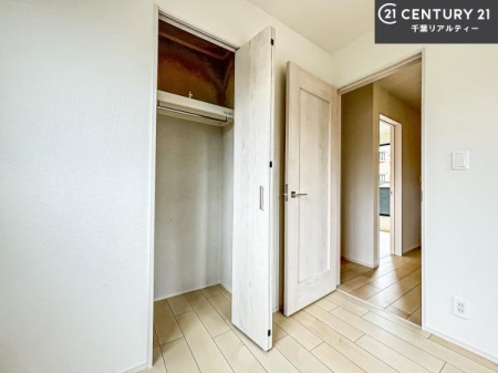 �m�� �V���v���Ƀf�U�C������Ă��邽�߁A�Ƌ��I�т܂���I
���C�ɓ���̉Ƌ��u���Ă��낰���Ԃ���邱�Ƃ��ł��܂��B