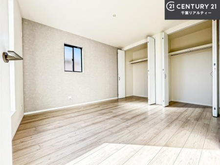 ���r���O�ȊO�̋��� ���[�X�y�[�X�����Ă��܂��I�������X�b�L�����ڂ��鎖���ł��܂��ˁB
�Ƌ��I�΂Ȃ��V���v���ȃf�U�C���ׁ̈A�Ƌ��I�΂����C�ɓ���̋�ԍ�肪�ł������ł��ˁB