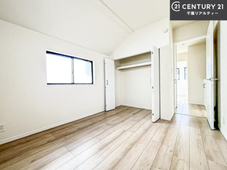 �Q�� �D���������������ޗm���́A���̖ڊo�߂��C�������ǂ������ł��ˁB���������Ԃ��������Ɖ߂������Ƃ��ł��܂��B�D�����F�����̃t���[�����O���ǂ�ȉƋ�ɂ��}�b�`���܂��I