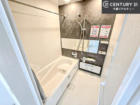 ���� �������������l�̕��͋C�̃o�X���[���́A�����o�Ă��ăo�X�^�C�����[���I
���d���撣���Ă��邲�J���ɂ��D�݂̍���̓����܂����āA�y����ł݂Ă͂������ł��傤���H