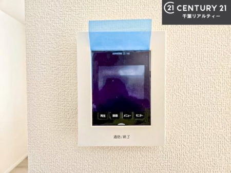 ���̑����� TV���j�^�[�t���C���^�[�z��������A�K��҂��f���Ŋm�F���Ă���Ή��ł��邽�߁A�h�Ɩʂ����S�ł��B���q�l�̂�����Ԏ��ɂ��S�����A���Ƒ��̈��S�E���S�ȕ�炵���T�|�[�g���܂��B