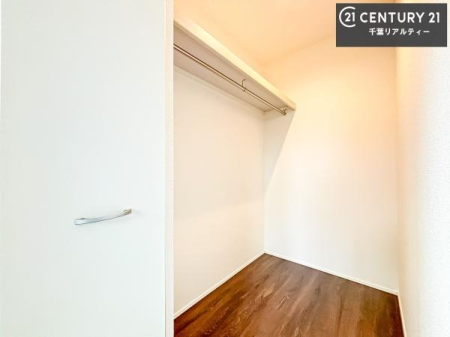 ���[ �E�H�[�N�C���N���[�[�b�g�t���ł��B��������̂��m���Ȃǂ����[���Ă��������ł��ˁI���ɂ���@�������ȂǋG�ߕ��̑傫�ȉƓd�����[�ł��܂��B