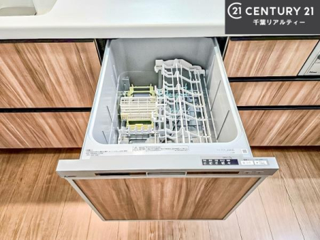 �L�b�`�� �H��@�t���̃L�b�`���ł��I�Z���������r��h�~�Ƃ��đ�ϊ��􂷂�֗��Ȏd�l�ł��I�r���g�C���Ȃ̂ŃL�b�`���̏ꏊ����炸�����X�y�[�X���L���g�����Ƃ��o���܂��I