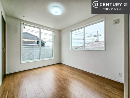 �m�� �o���R�j�[�ɖʂ��Ă���m���ł��B���邭�����肪����A���C����������ł��܂��I���N���āA�O�ɏo�Ĕw�L�т����[�ċz�����ǂ������}������邱�Ƃ��ł��܂��B