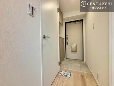 ���� �V���[�Y�{�b�N�X�t���Ȃ̂ŁA���ւ��Еt�����|�������₷���ł��I
�X�b�L���������ւŌ˂��J�����u�ԁA�������̂���S�n������Ԃ��o�}���Ă���܂��B
