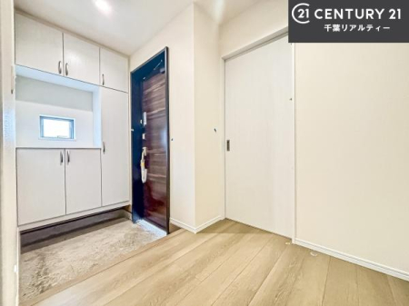 ���� �X�^�C���b�V���Ȍ��ւ��Z�܂��̑���ۂ��������Ă܂��B�������ꂽ�f�U�C���Ɛ������̂����Ԃ��A���X�̋A���S�n�悭�}���Ă���܂��B