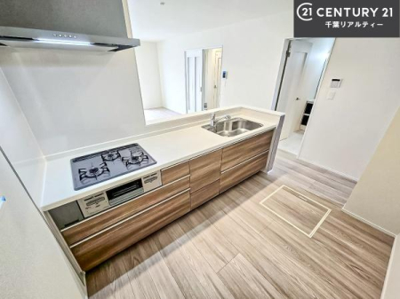 �L�b�`�� ��Ƃ肠�钲���X�y�[�X�ō�Ƃ����₷�����K�ȃL�b�`���ł��I
���q�l�ƈꏏ�ɂ��َq������y���߂�L�X�X�y�[�X�ł��B�y�����������ԂɂȂ肻���ł��ˁI